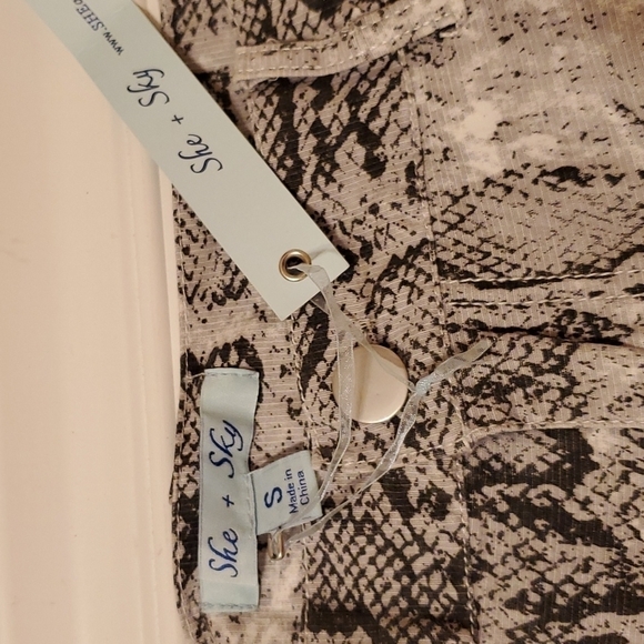 NWT She + Sky snakeskin pants size Small - Picture 6 of 9